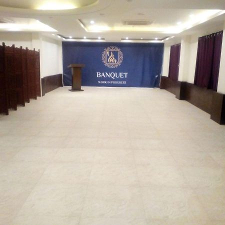 Hotel Yash Inn Mirzāpur Kültér fotó