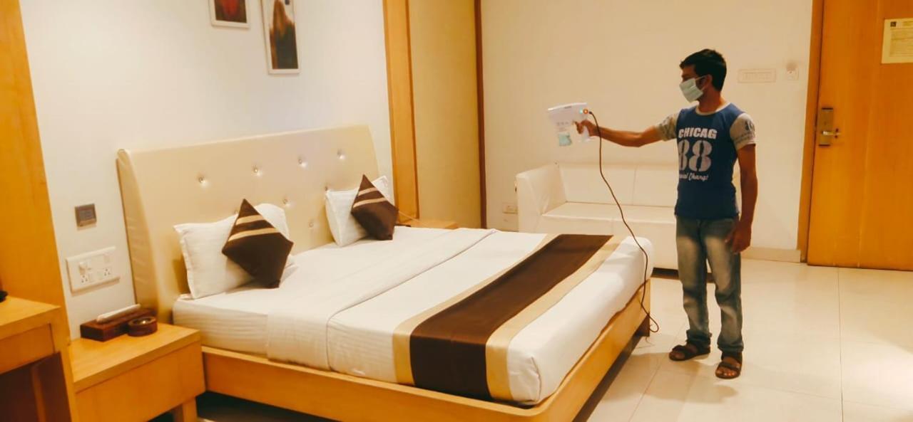 Hotel Yash Inn Mirzāpur Kültér fotó
