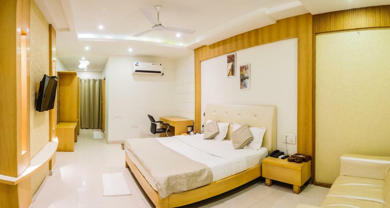 Hotel Yash Inn Mirzāpur Kültér fotó