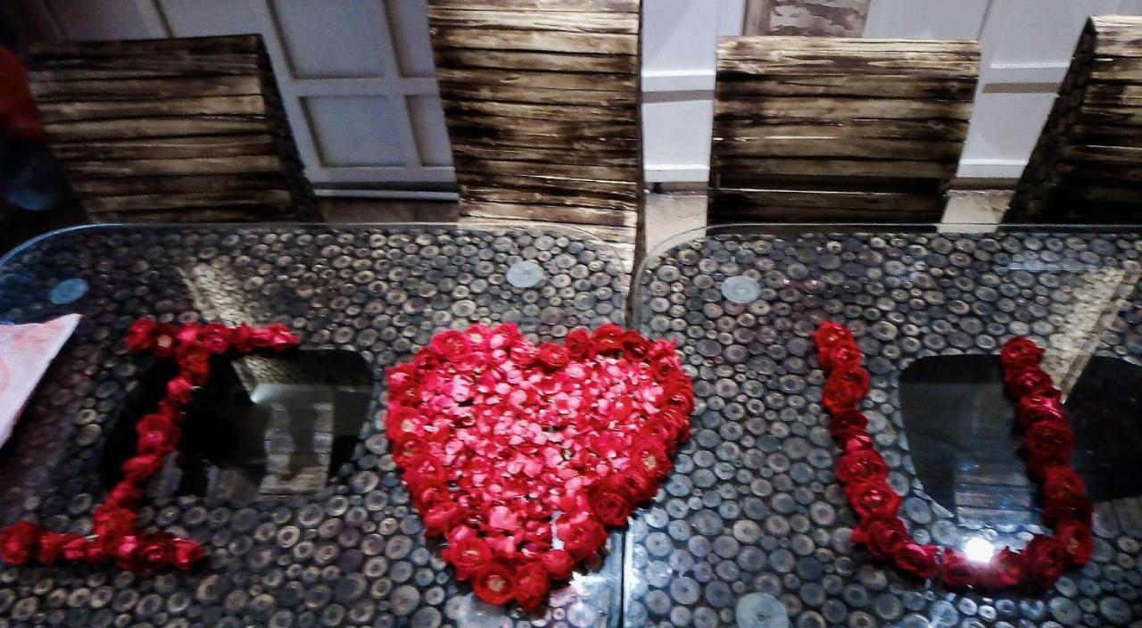 Hotel Yash Inn Mirzāpur Kültér fotó